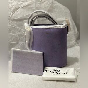 💜💜 Coach Bleecker Bucket Bag 21